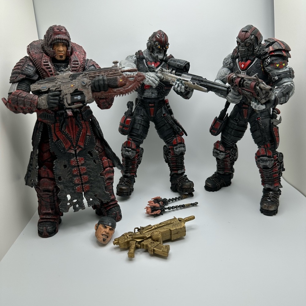 Gears of War 2 Figurine Set Marcus Fenix Theron Disguise Locust Sapper & Sniper